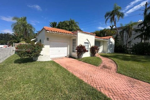 Casa en venta en Miami Shores, Florida, 2 dormitorios, 168.52 m2 № 1970751 - foto 3