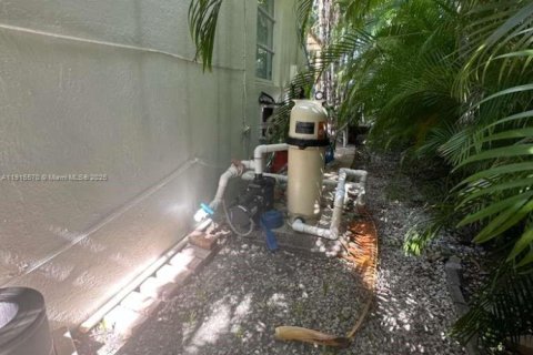 Casa en venta en Miami Shores, Florida, 2 dormitorios, 168.52 m2 № 1970751 - foto 8