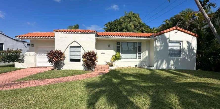 Casa en Miami Shores, Florida 2 dormitorios, 168.52 m2 № 1970751