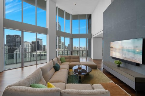 Condominio en alquiler en Miami, Florida, 6 dormitorios, 605.82 m2 № 1972567 - foto 28