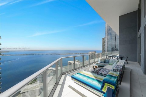 Condominio en alquiler en Miami, Florida, 6 dormitorios, 605.82 m2 № 1972567 - foto 16