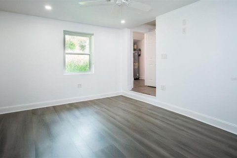 House in Eustis, Florida 2 bedrooms, 69.31 sq.m. № 2208497 - photo 10