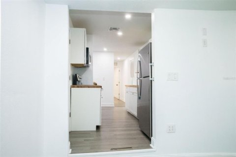 House in Eustis, Florida 2 bedrooms, 69.31 sq.m. № 2208497 - photo 12
