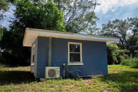 House in Eustis, Florida 2 bedrooms, 69.31 sq.m. № 2208497 - photo 6