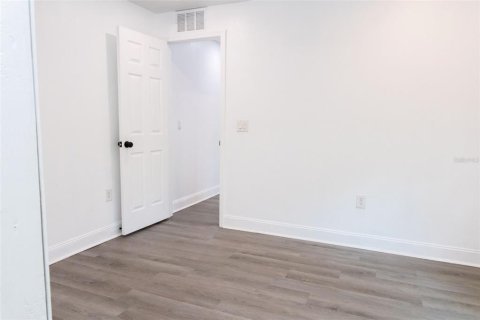 House in Eustis, Florida 2 bedrooms, 69.31 sq.m. № 2208497 - photo 23