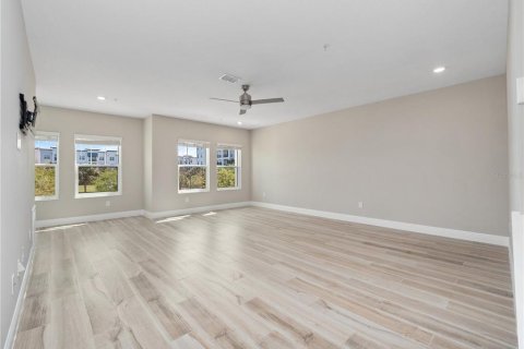 Townhouse in Tampa, Florida 4 bedrooms, 234.49 sq.m. № 2238546 - photo 27