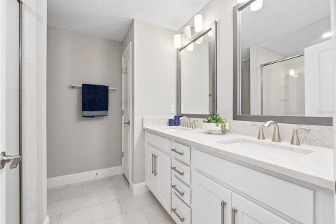 Townhouse in Tampa, Florida 4 bedrooms, 234.49 sq.m. № 2238546 - photo 30
