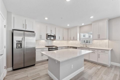 Townhouse in Tampa, Florida 4 bedrooms, 234.49 sq.m. № 2238546 - photo 15