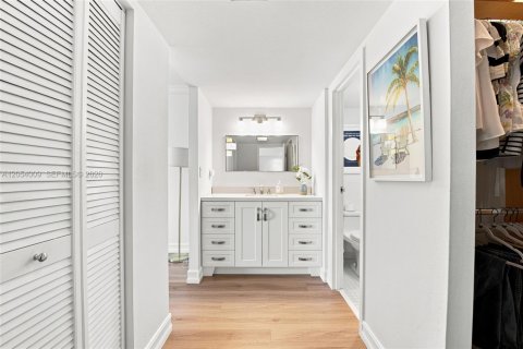 Купить кондоминиум в Авентура, Флорида 2 спальни, 100.24м2, № 2244058 - фото 12