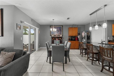 House in Davenport, Florida 4 bedrooms, 171.03 sq.m. № 1884569 - photo 10
