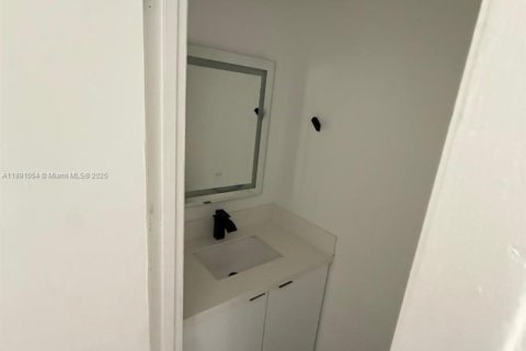 Купить кондоминиум в Санрайз, Флорида 4 спальни, 141.21м2, № 2089038 - фото 8