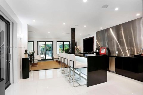 Снять в аренду виллу или дом в Корал-Гейблс, Флорида 5 спален, 524.71м2, № 2000253 - фото 8