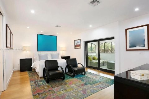 Снять в аренду виллу или дом в Корал-Гейблс, Флорида 5 спален, 524.71м2, № 2000253 - фото 15