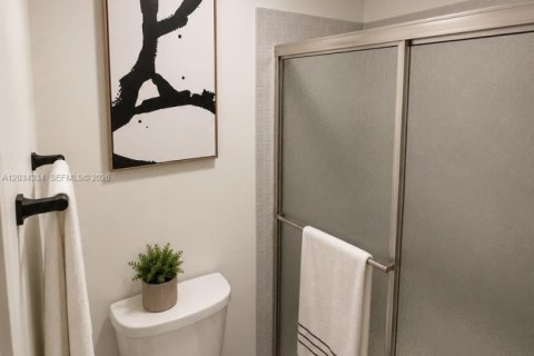 Condo in Coconut Creek, Florida, 2 bedrooms  № 2086897 - photo 17