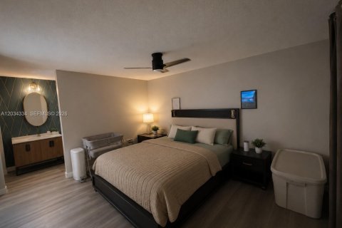Condo in Coconut Creek, Florida, 2 bedrooms  № 2086897 - photo 11