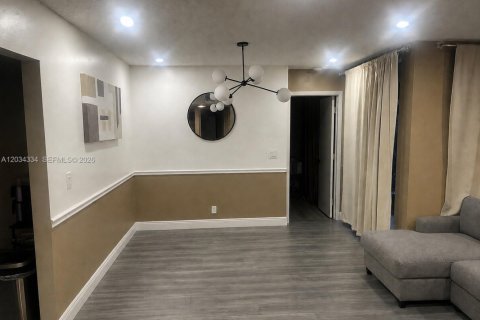 Condo in Coconut Creek, Florida, 2 bedrooms  № 2086897 - photo 4