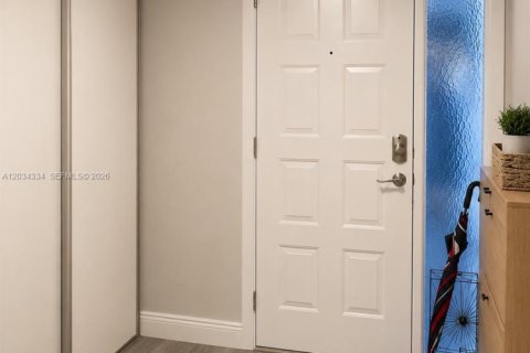 Condo in Coconut Creek, Florida, 2 bedrooms  № 2086897 - photo 22