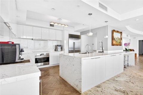 Condo in Miami Beach, Florida, 4 bedrooms  № 2071980 - photo 15