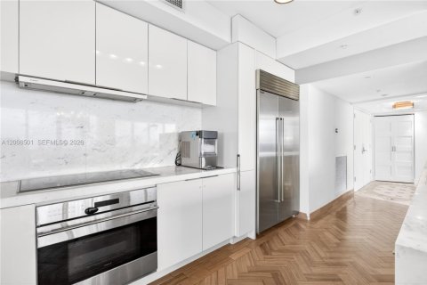 Condo in Miami Beach, Florida, 4 bedrooms  № 2071980 - photo 16