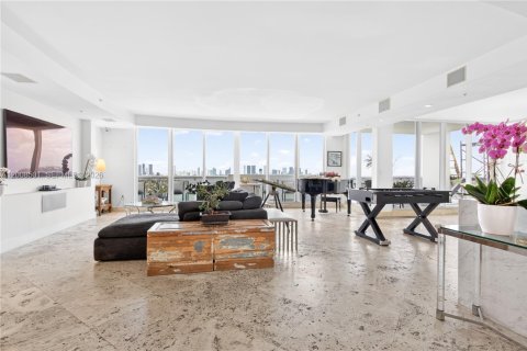 Condo in Miami Beach, Florida, 4 bedrooms  № 2071980 - photo 9