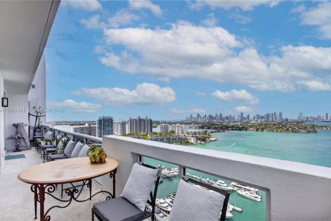 Condo in Miami Beach, Florida, 4 bedrooms  № 2071980 - photo 29