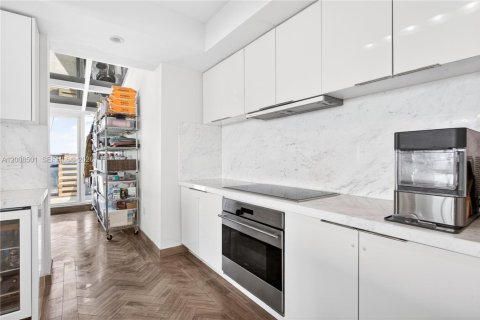 Condo in Miami Beach, Florida, 4 bedrooms  № 2071980 - photo 18