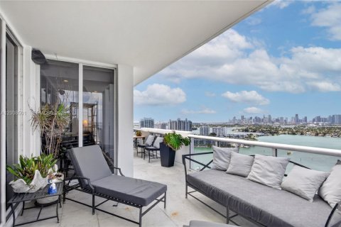 Condo in Miami Beach, Florida, 4 bedrooms  № 2071980 - photo 30