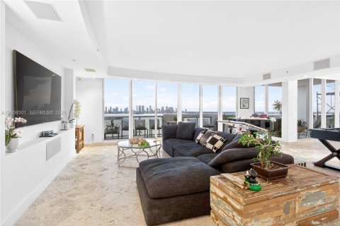 Condo in Miami Beach, Florida, 4 bedrooms  № 2071980 - photo 10