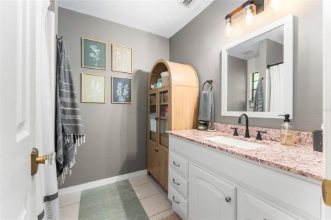 House in Gainesville, Florida 3 bedrooms, 124.86 sq.m. № 2093067 - photo 16