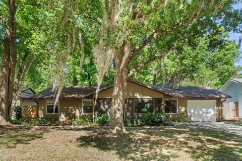 House in Gainesville, Florida 3 bedrooms, 124.86 sq.m. № 2093067 - photo 2