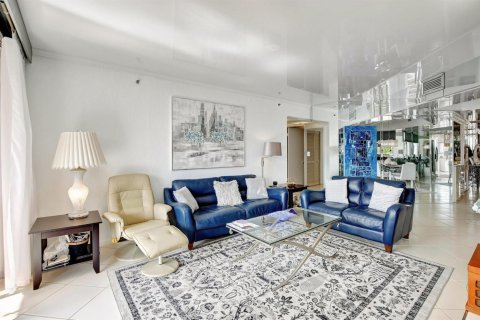 Condominio en venta en Lauderhill, Florida, 2 dormitorios, 149.29 m2 № 2083098 - foto 12