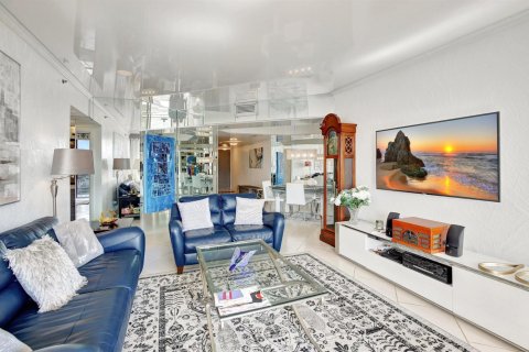 Condominio en venta en Lauderhill, Florida, 2 dormitorios, 149.29 m2 № 2083098 - foto 11