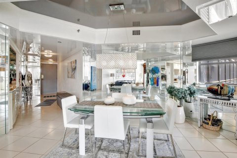 Condominio en venta en Lauderhill, Florida, 2 dormitorios, 149.29 m2 № 2083098 - foto 8