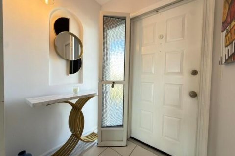 Condo in North Palm Beach, Florida, 2 bedrooms № 2190135 - photo 20