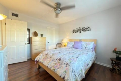 Condo in North Palm Beach, Florida, 2 bedrooms № 2190135 - photo 17
