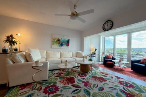 Condo in North Palm Beach, Florida, 2 bedrooms № 2190135 - photo 4