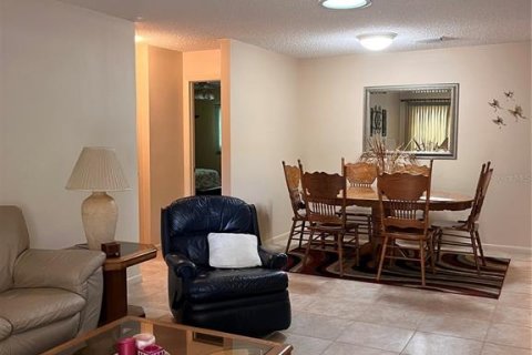 House in Ocala, Florida 2 bedrooms, 116.03 sq.m. № 1905976 - photo 4