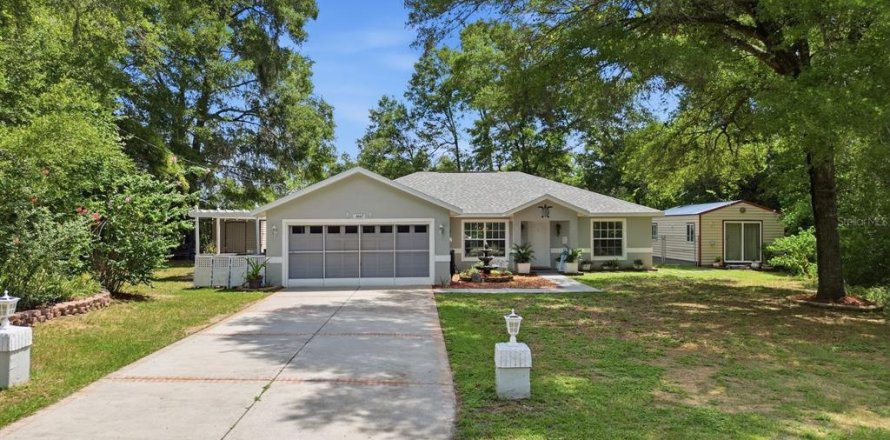 Villa ou maison à Citrus Springs, Floride 3 chambres, 155.52 m2 № 2275576