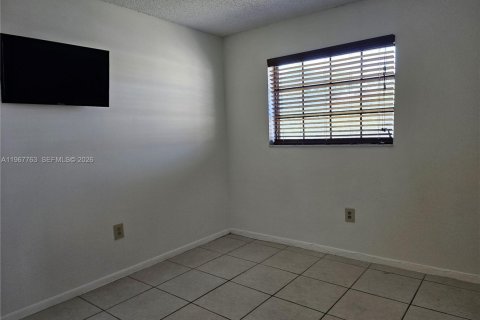 Adosado en alquiler en Miami, Florida, 3 dormitorios, 110.55 m2 № 2029750 - foto 7