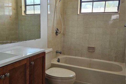 Adosado en alquiler en Miami, Florida, 3 dormitorios, 110.55 m2 № 2029750 - foto 8