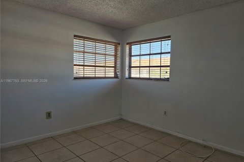 Adosado en alquiler en Miami, Florida, 3 dormitorios, 110.55 m2 № 2029750 - foto 9