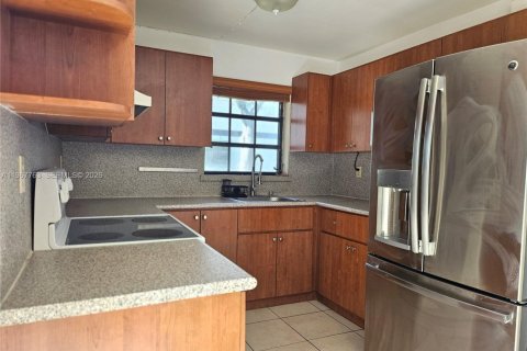 Adosado en alquiler en Miami, Florida, 3 dormitorios, 110.55 m2 № 2029750 - foto 5