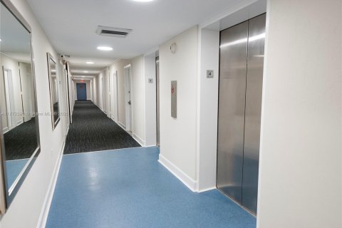 Condo in Miami Beach, Florida, 1 bedroom № 2037617 - photo 6