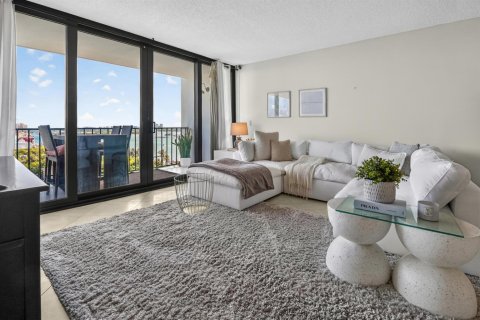 Condo in West Palm Beach, Florida, 1 bedroom  № 2186850 - photo 5