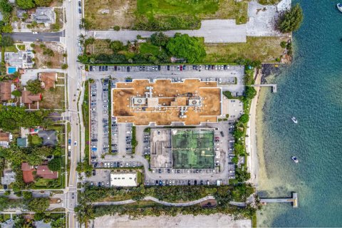 Condo in West Palm Beach, Florida, 1 bedroom  № 2186850 - photo 22