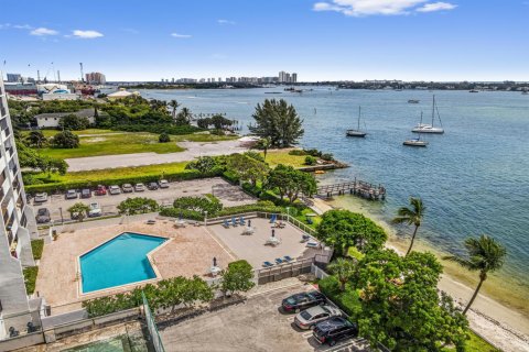 Condo in West Palm Beach, Florida, 1 bedroom  № 2186850 - photo 26