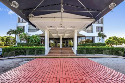 Condo in West Palm Beach, Florida, 1 bedroom  № 2186850 - photo 20