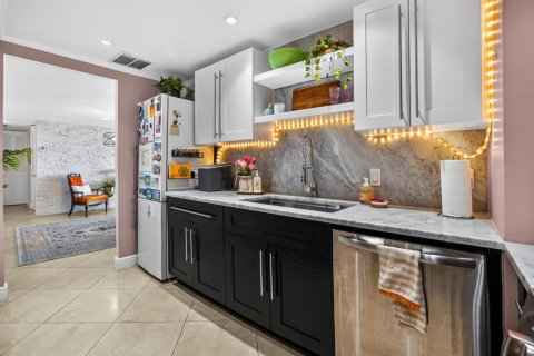 Condo in West Palm Beach, Florida, 1 bedroom  № 2186850 - photo 9