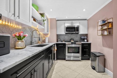 Condo in West Palm Beach, Florida, 1 bedroom  № 2186850 - photo 10