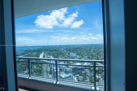 Condo in Miami, Florida, 2 bedrooms № 2082213 - photo 7
